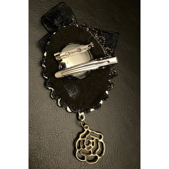 Oval Brooch - Camelia, 5, perfume - Gold Hardware - Picture 2 of 4